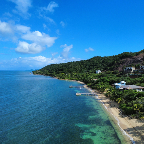 How-to-avoid-cruise-crowds-in-roatan-east-side-of-the-island